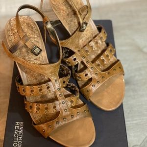 GOTTA KNOW LE KENNETH COLE REACTION